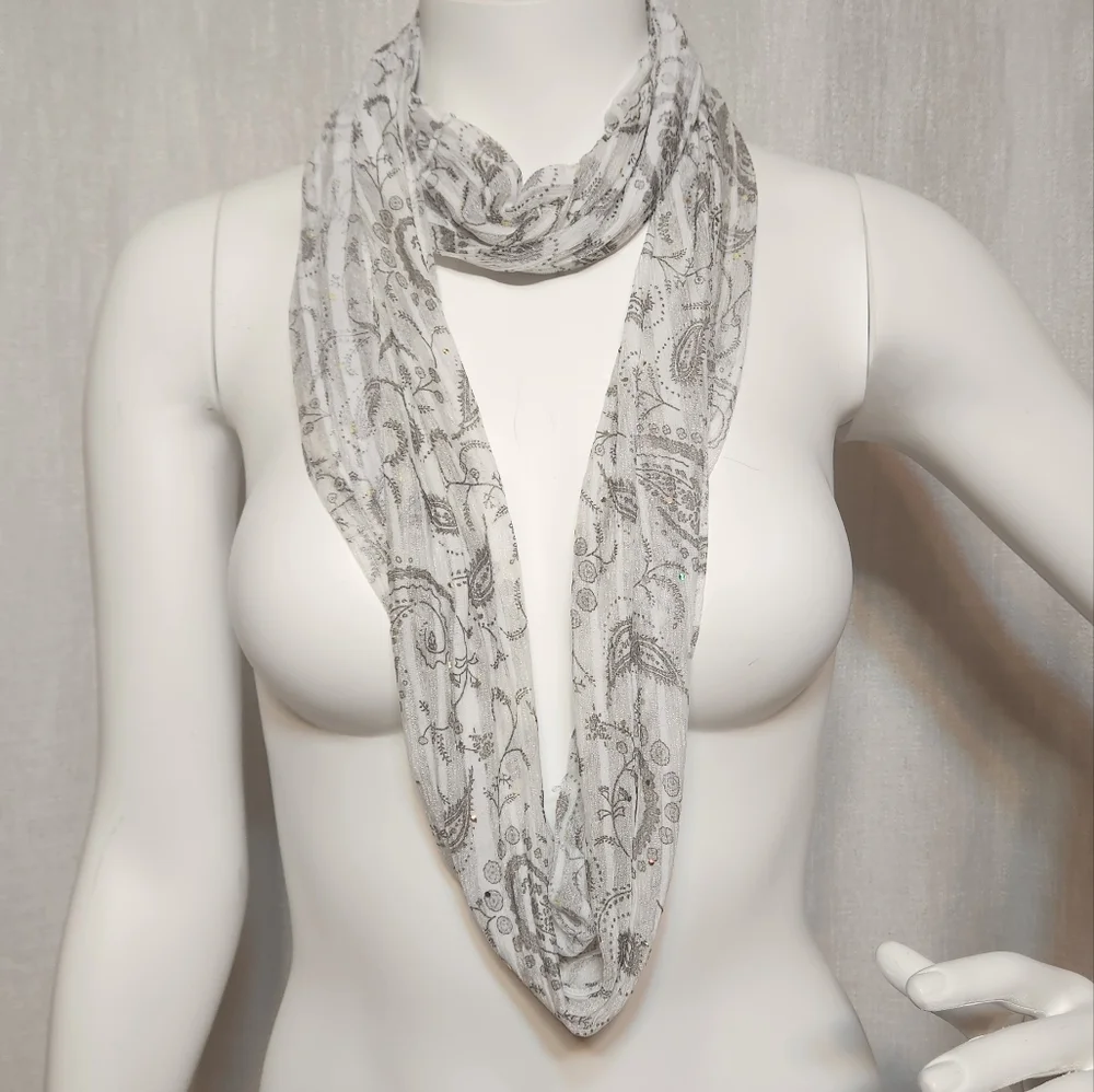 Lavello Infinity Scarf White Grey 100 % polyester glitter accents Paisley